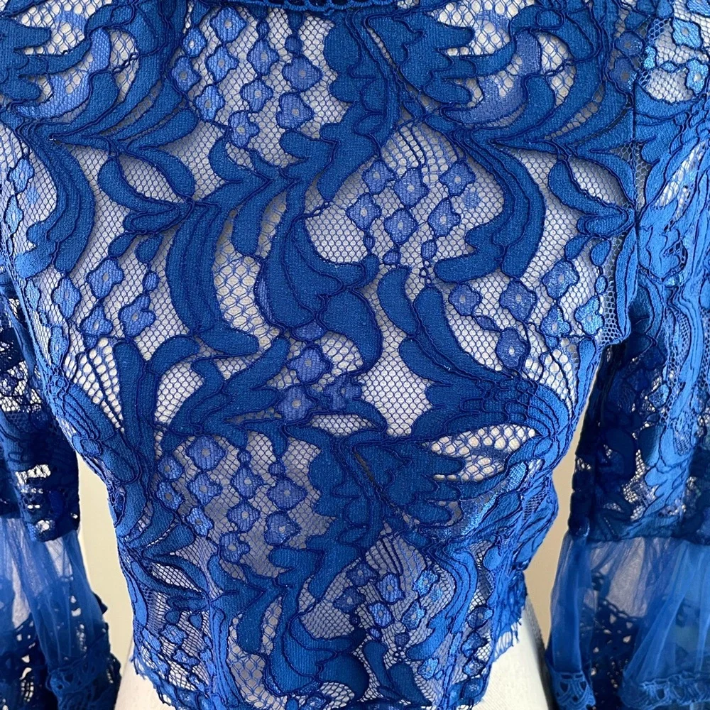Elegant Blue Lace Women's Top - Picture 3 of 6
